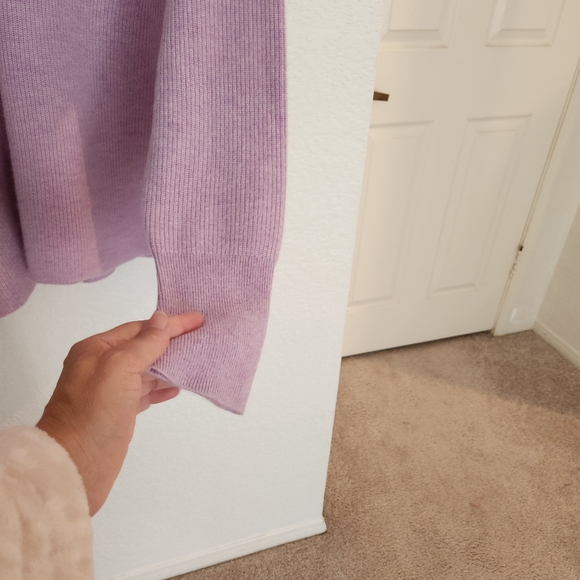 Sundance 100% Cashmere Lavender V-Neck Women's Sweater - Picture 7 of 8